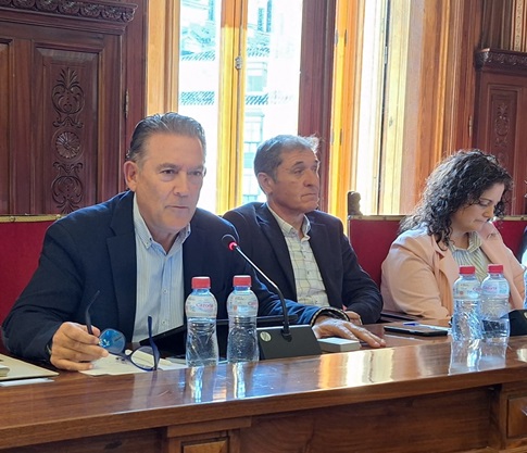 El PP pide al equipo de gobierno socialista “que sea sensato y retome” las ayudas para autónomos y a la creación de empleo.