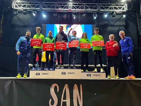 Juan Grondona y Lola Chiclana vencen en la XXVIII edición de la San Silvestre de Bailén.