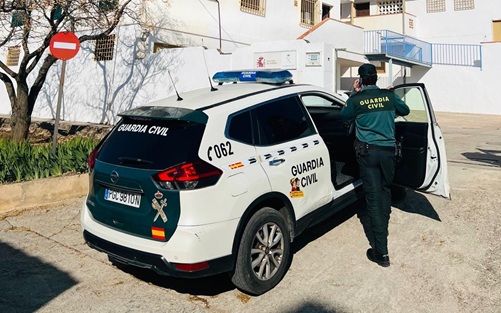 La Guardia Civil ha investigado a la presunta autora de un Delito de Hurto continuado en interior de vivienda.