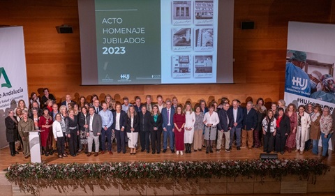 El Hospital Universitario de Jaén rinde homenaje a 115 profesionales jubilados en 2023.