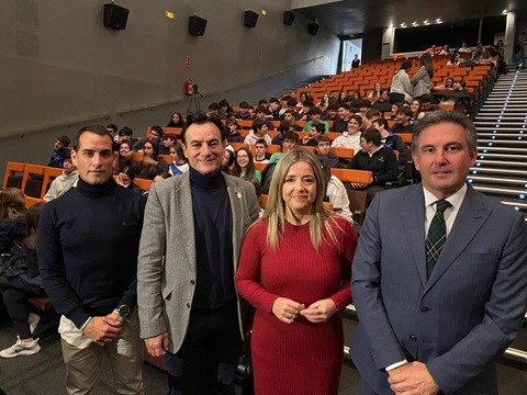 487 alumnos asisten a un nuevo ‘Road Show’ en el Teatro Infanta Leonor de Jaén.