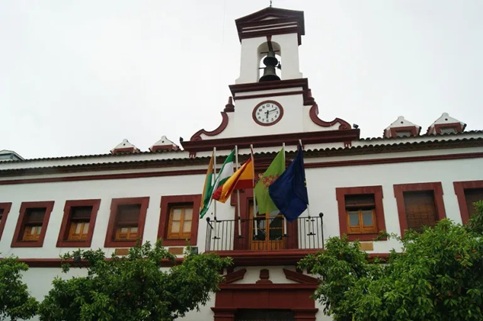 La alcaldesa de Lopera anuncia la reestructuración del equipo de gobierno.