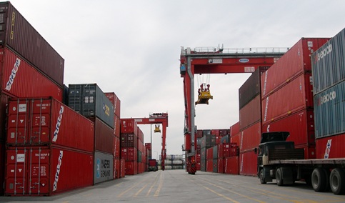 Andalucía registró en el tercer trimestre de 2024 un superávit comercial de 2.512 millones con el resto de España.