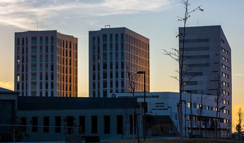 Las tesis doctorales leídas en las universidades andaluzas crecen más de un 6% hasta alcanzar las 1.722.