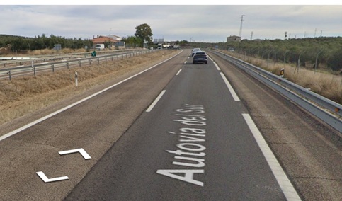 Ocho personas resultan heridas en una colisión múltiple en Villanueva de la Reina.