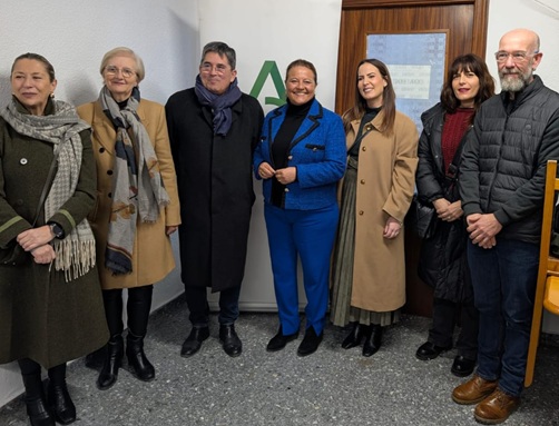 La delegada de Inclusión Social aplaude la labor de los albergues para temporeros de la provincia.