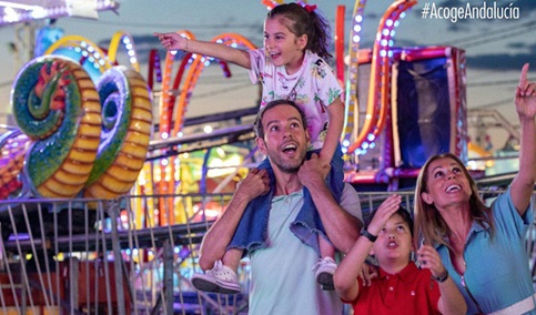 El Gobierno andaluz reactivará su campaña para animar a las familias a acoger a menores tutelados.