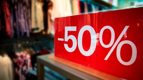 FACUA exige un aumento en los controles para evitar falsos descuentos y otros fraudes en las rebajas.