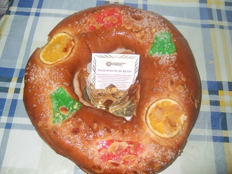 Roscones rellenos de ¿nata? La sorpresa que esconden algunos roscones de Reyes analizados por OCU.