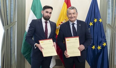 Junta y Ministerio acuerdan la incorporación de 270 agentes a la Policía Adscrita en cuatro años.