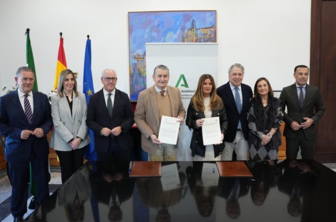 La Agencia de Emergencias y el Ayuntamiento de Linares firman un convenio para impartir cursos.