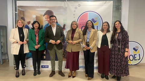 Elena González destaca el papel de la Enfermería en la calidad de los cuidados sociosanitarios.