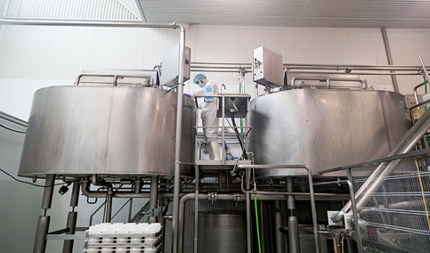 La industria andaluza crece de forma sostenible al reducir el consumo energético un 11% en 2023.