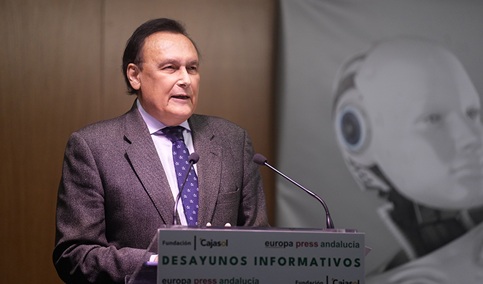 La nueva programación universitaria intensificará la formación en inteligencia artificial con 13 títulos.