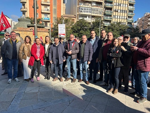 Reyes acusa al PP de priorizar sus intereses electorales a costa de perjudicar a pensionistas, trabajadores y jóvenes.