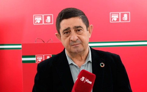 Reyes: “Con Montero, vamos a volver a gobernar a Andalucía y a devolverle todo lo que el PP le está quitando”.