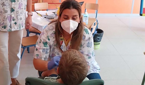 Cerca de 60.000 niños se vacunan frente a la gripe en su centro educativo.