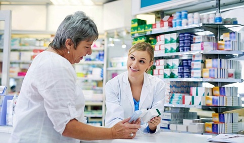 Salud recibe más de 1.600 solicitudes para la adjudicación de 122 nuevas farmacias.