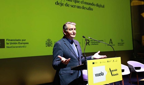 La Junta invertirá 21 millones en la formación digital de al menos 130.000 personas hasta junio de 2026.