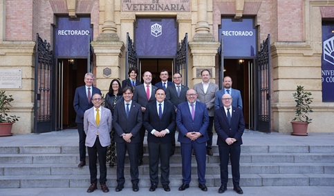 Junta y rectores cierran un acuerdo de financiación extraordinaria del sistema público universitario para 2025.