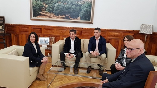 El presidente de la Diputación aborda con la secretaria de Estado de Industria el potencial del sector industrial jiennense.