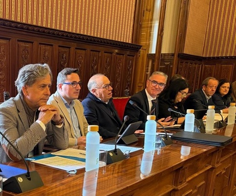 Camacho propone a Diputación ampliar el ‘modelo Cetedex’ a toda la provincia para dar suelo a empresas que generen empleo.