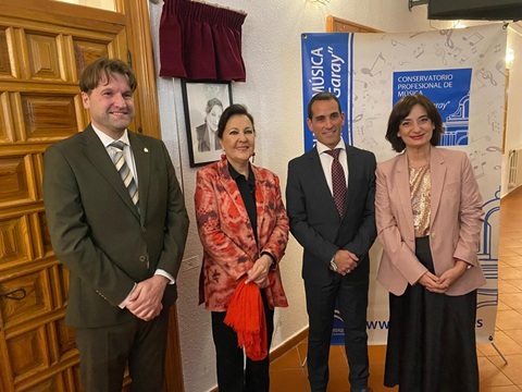 Solano destaca la excelencia musical del Conservatorio Profesional de Música Ramón Garay de Jaén.