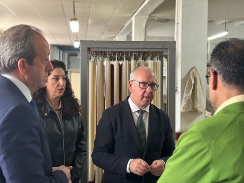 El delegado del Gobierno resalta el compromiso de la Junta con el sector artesanal de la provincia.