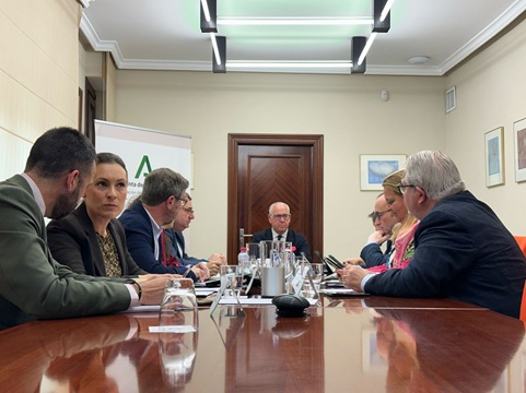 El delegado del Gobierno Andaluz, Jesús Estrella, ha presidido la reunión de coordinación con los delegados territoriales.
