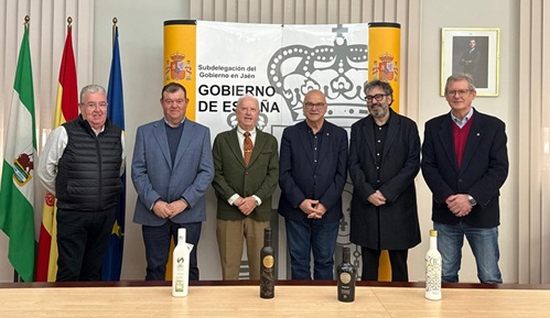 Manuel Fernández valora los Premios Alimentos de España como promoción del gran trabajo del sector oleícola en la provincia.