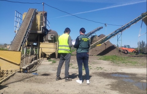 La Guardia Civil recupera más de 45.000 kilos de aceituna robada e investiga a 15 personas.