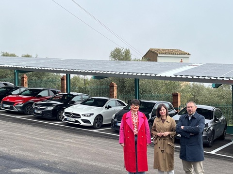 Diputación instala placas solares fotovoltaicas en la Casería Escalona con una inversión superior a los 200.000 euros.