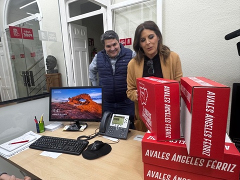 Ángeles Férriz presenta “un tsunami de avales” para concurrir a las primarias del PSOE de Jaén.