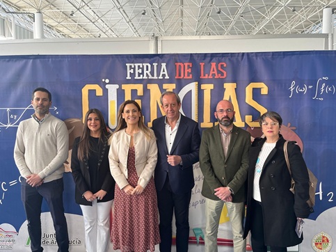 El Ayuntamiento de Andújar impulsa la educación en una exitosa VII Feria de las Ciencias.