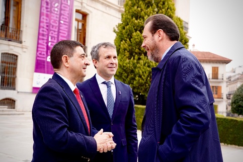 Óscar Puente presenta el proyecto para integrar el ferrocarril en Jaén con grandes zonas verdes, una estación intermodal y 45 millones de euros de inversión.