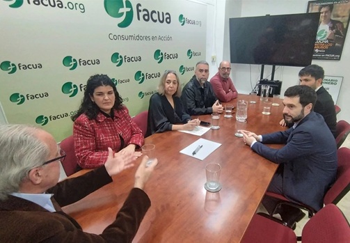 Bustinduy destaca las «décadas de lucha de FACUA, su probada independencia y su compromiso radical con los derechos de los consumidores».
