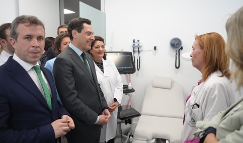 Juanma Moreno inaugura el Centro de Salud La Alameda en Jaén con una inversión de más de 8 millones de euros y 80 profesionales a su servicio.