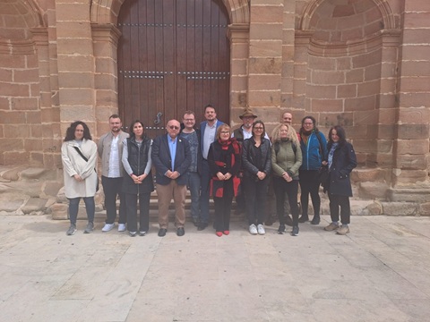 Periodistas alemanes conocen el legado de sus antepasados en las nuevas poblaciones de la mano de la Diputación.