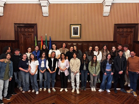 Estudiantes franceses del programa Erasmus+ conocen el Palacio Provincial de la Diputación.