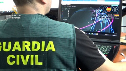 Desarticulada una organización criminal que estafó 19 millones de euros empleando vídeos manipulados con Inteligencia Artificial.