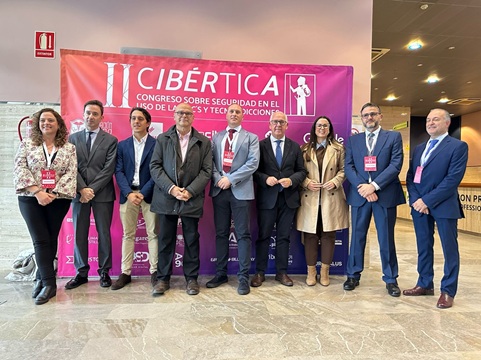 El delegado del Gobierno señala el liderazgo de la Junta en la capacitación y transformación digital.