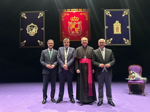 El delegado del Gobierno Andaluz, Jesús Estrella, asiste al Pregón de la Semana Santa de la Ciudad de Jaén.