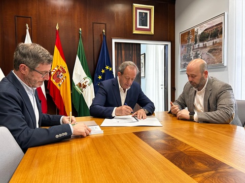 La Junta inicia actuaciones de mejora en la carretera de acceso al Santuario de la Virgen de la Cabeza.