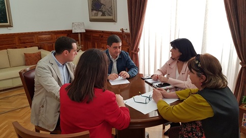 El presidente de la Diputación analiza la prestación de los servicios básicos provinciales durante el apagón.