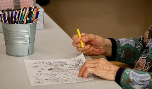 Un proyecto de la Junta aborda la prevención del deterioro cognitivo entre usuarios de centros de participación activa.