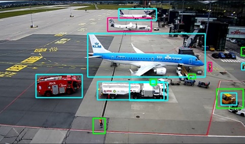 Científicos andaluces diseñan un sistema inteligente de videovigilancia en tiempo real para aeropuertos.