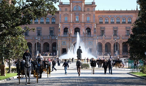 Los hoteles alcanzan una ocupación del 78,4% en el puente del 1 de mayo, con más de 820.000 estancias.
