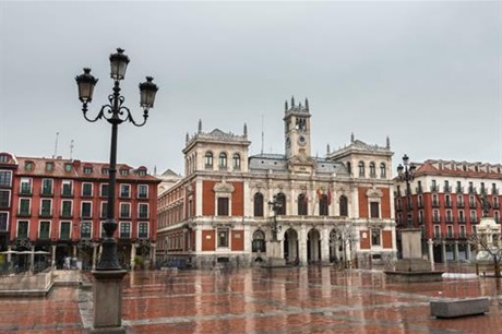 Los turistas internacionales gastan en España 23.500 millones de euros en el primer trimestre de 2025, un 7,2% más que hace un año.