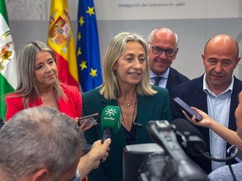 Rocío Hernández anuncia la disposición por parte de Salud de edificar un nuevo centro en Cazorla.