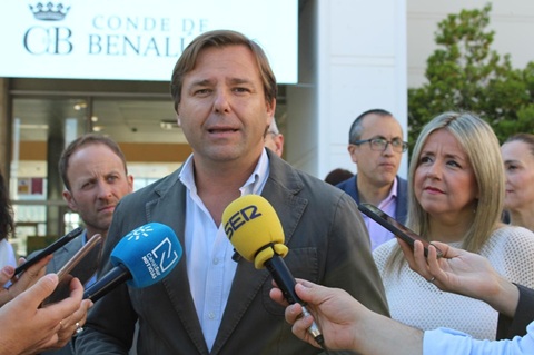 Repullo: “Juanma Moreno defiende los intereses de los agricultores andaluces en Andalucía y en Europa, ante un Gobierno de Sánchez que no gestiona y sólo provoca inseguridad”.